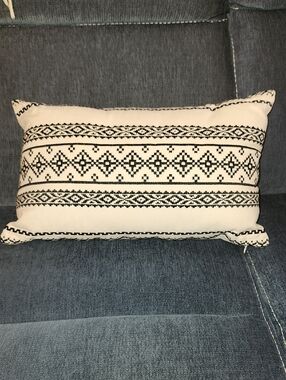 Vfuty Black and White/Ivory Embroidered Decorative Lumbar Pillow 19"x12"